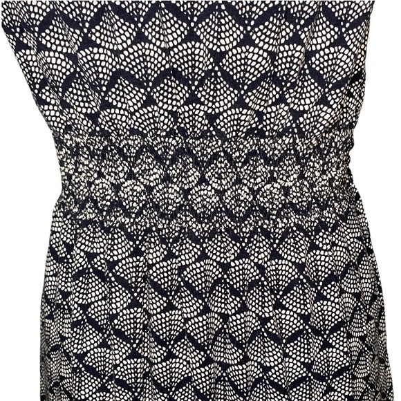 L.L.BEAN Navy Geometric Print Sleeveless Tank Dress Smocked Waist Medium Petite - Picture 3 of 7